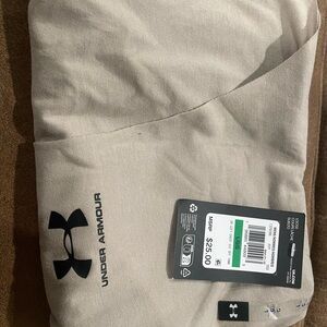Under Armour Men's Beige Sleeveless Tank Top